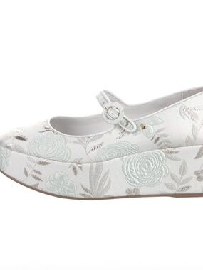 Larroudé X Markarian Blair Flatform In Yvette Ivory Brocade Size 9